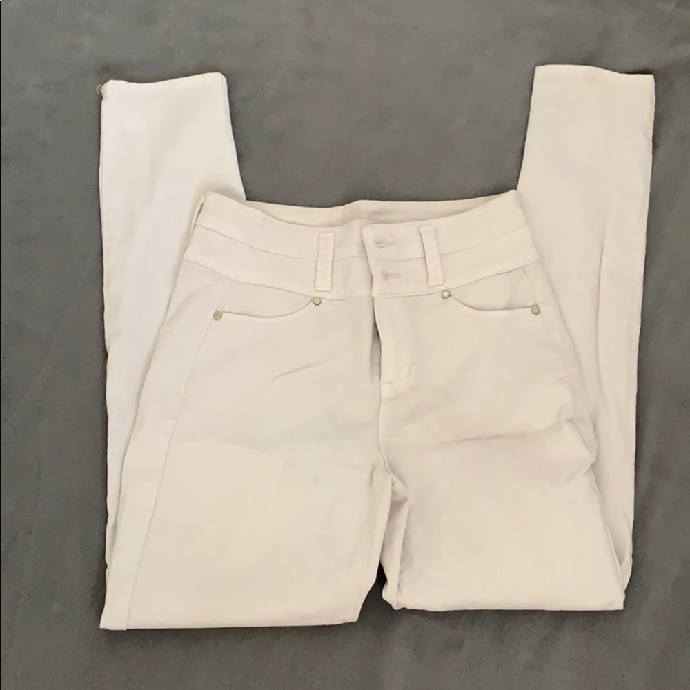 White high waisted jeans
